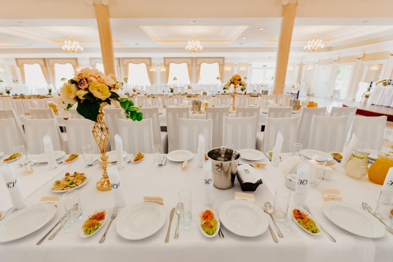 Hotel Korczowa Mlyny  Eksteriør bilde